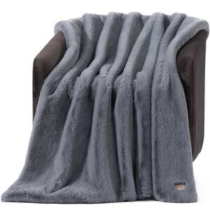 UGG Euphoria Faux Fur Throw Blanket (Chambray Blue Grey)